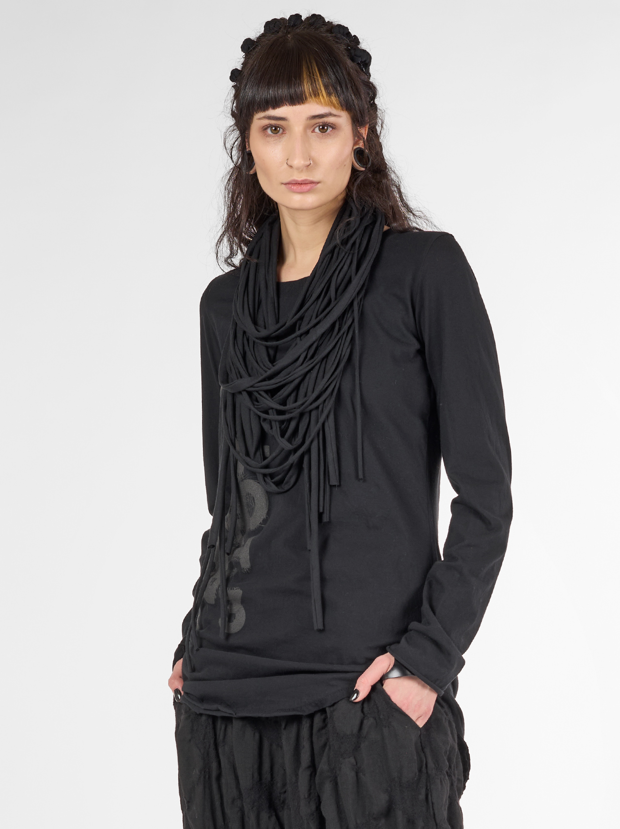 SLANG-longsleeve-with-necklace-RBB-1963-photo-1